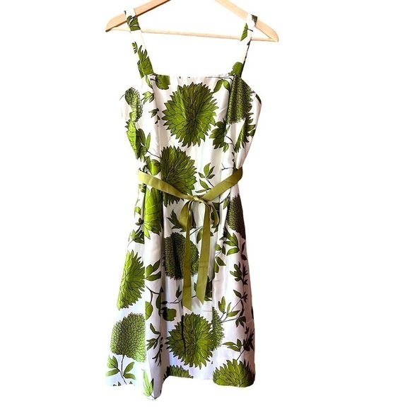 BEAUTIFUL JESSICA HOWARD WHITE & GREEN CHRYSANTHEMUM A-LINE DRESS - Picture 1 of 7